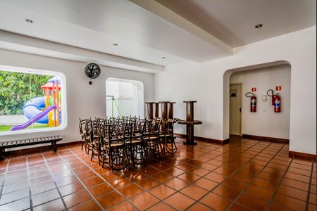 Apartamento à venda com 192m², 3 quartos e 2 vagas Apartamento à venda com 192m², 3 quartos e 2 vagasÁrea comum - Salão de festas