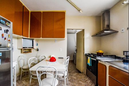 Apartamento à venda com 192m², 3 quartos e 2 vagas Apartamento à venda com 192m², 3 quartos e 2 vagasCozinha
