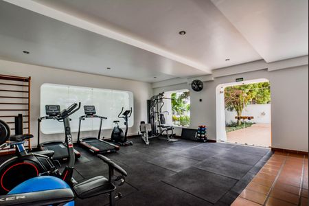 Apartamento à venda com 192m², 3 quartos e 2 vagas Apartamento à venda com 192m², 3 quartos e 2 vagasÁrea comum - Academia
