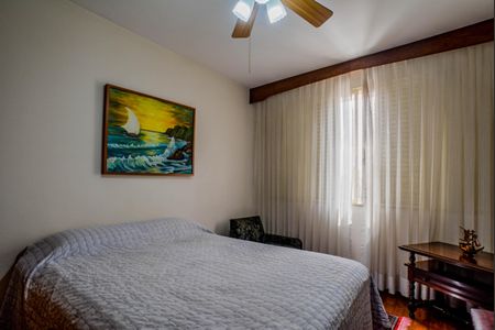 Apartamento à venda com 192m², 3 quartos e 2 vagas Apartamento à venda com 192m², 3 quartos e 2 vagasQuarto 1