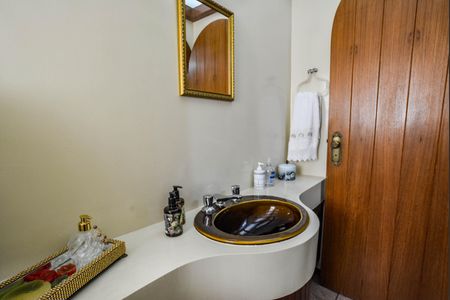 Apartamento à venda com 192m², 3 quartos e 2 vagas Apartamento à venda com 192m², 3 quartos e 2 vagasLavabo