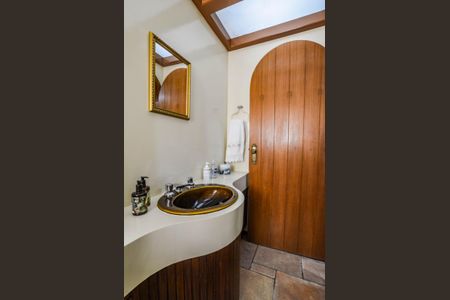 Apartamento à venda com 192m², 3 quartos e 2 vagas Apartamento à venda com 192m², 3 quartos e 2 vagasLavabo