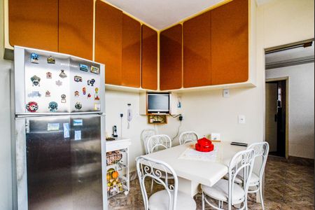 Apartamento à venda com 192m², 3 quartos e 2 vagas Apartamento à venda com 192m², 3 quartos e 2 vagasCozinha