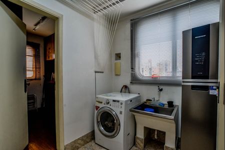 Apartamento à venda com 192m², 3 quartos e 2 vagas Apartamento à venda com 192m², 3 quartos e 2 vagasÁrea de Serviço