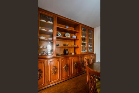 Apartamento à venda com 192m², 3 quartos e 2 vagas Apartamento à venda com 192m², 3 quartos e 2 vagasSala de Jantar