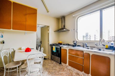 Apartamento à venda com 192m², 3 quartos e 2 vagas Apartamento à venda com 192m², 3 quartos e 2 vagasCozinha