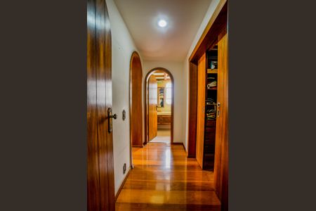 Apartamento à venda com 192m², 3 quartos e 2 vagas Apartamento à venda com 192m², 3 quartos e 2 vagasSuíte