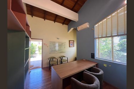 Casa à venda com 700m², 6 quartos e 2 vagas Casa à venda com 700m², 6 quartos e 2 vagasEscritorio 1
