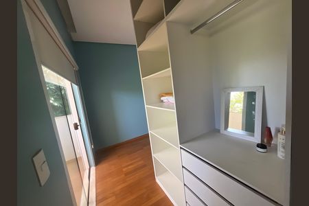 Casa à venda com 700m², 6 quartos e 2 vagas Casa à venda com 700m², 6 quartos e 2 vagasQuarto 4