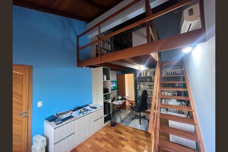 Casa à venda com 700m², 6 quartos e 2 vagas Casa à venda com 700m², 6 quartos e 2 vagasEscritorio 2