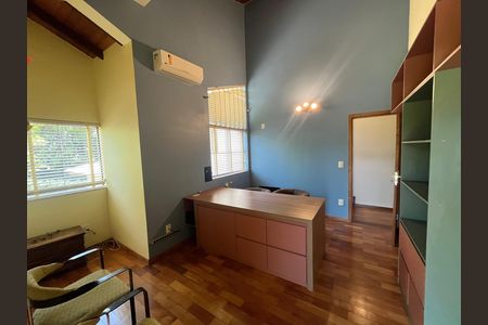 Casa à venda com 700m², 6 quartos e 2 vagas Casa à venda com 700m², 6 quartos e 2 vagasEscritorio 1