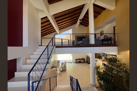 Casa à venda com 700m², 6 quartos e 2 vagas Casa à venda com 700m², 6 quartos e 2 vagasEscada areo