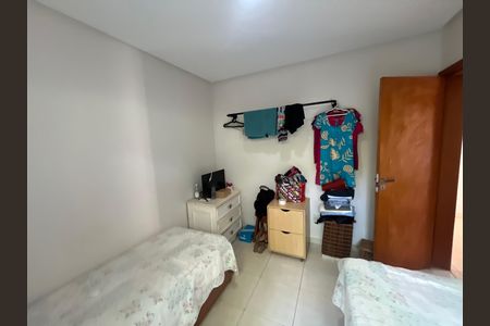 Casa à venda com 700m², 6 quartos e 2 vagas Casa à venda com 700m², 6 quartos e 2 vagasQuarto 5