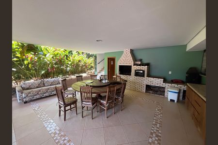 Casa à venda com 700m², 6 quartos e 2 vagas Casa à venda com 700m², 6 quartos e 2 vagashall externo