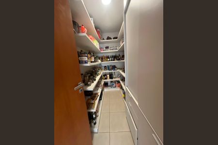 Casa à venda com 700m², 6 quartos e 2 vagas Casa à venda com 700m², 6 quartos e 2 vagasCozinha