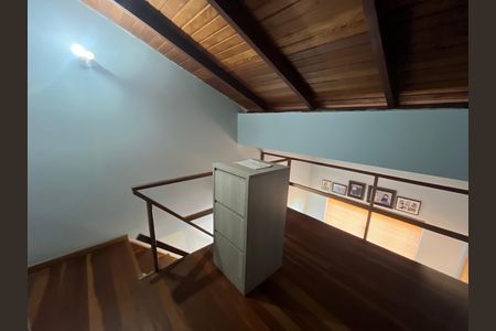 Casa à venda com 700m², 6 quartos e 2 vagas Casa à venda com 700m², 6 quartos e 2 vagasEscritorio 2