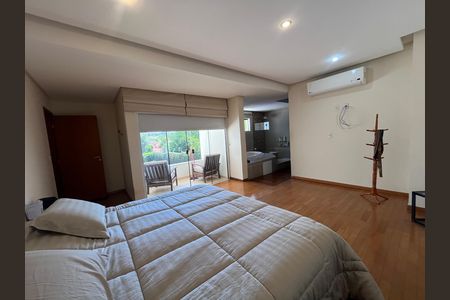 Casa à venda com 700m², 6 quartos e 2 vagas Casa à venda com 700m², 6 quartos e 2 vagasQuarto 1