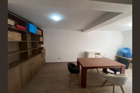 Casa à venda com 700m², 6 quartos e 2 vagas Casa à venda com 700m², 6 quartos e 2 vagasArea externa fundos