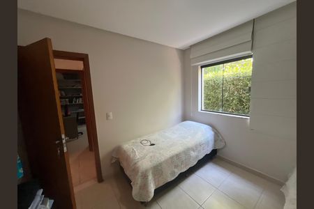 Casa à venda com 700m², 6 quartos e 2 vagas Casa à venda com 700m², 6 quartos e 2 vagasQuarto 5