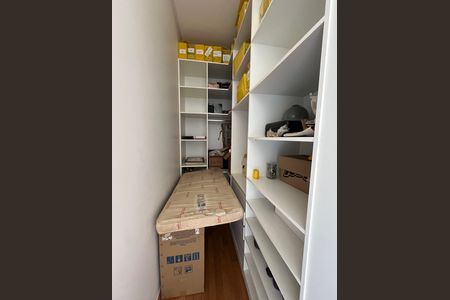 Casa à venda com 700m², 6 quartos e 2 vagas Casa à venda com 700m², 6 quartos e 2 vagasDeposito 1
