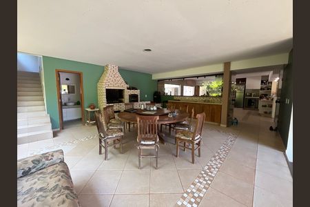 Casa à venda com 700m², 6 quartos e 2 vagas Casa à venda com 700m², 6 quartos e 2 vagashall externo