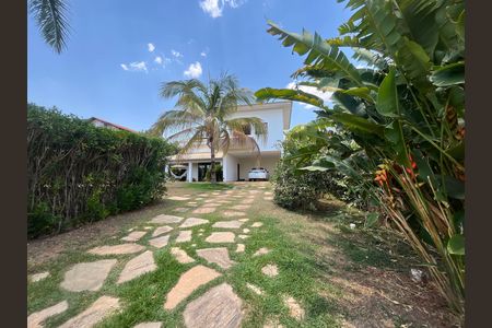 Casa à venda com 700m², 6 quartos e 2 vagas Casa à venda com 700m², 6 quartos e 2 vagasArea externa frente
