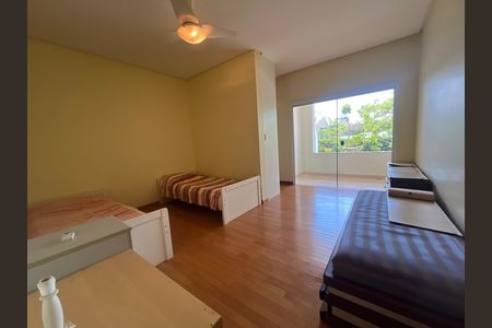 Casa à venda com 700m², 6 quartos e 2 vagas Casa à venda com 700m², 6 quartos e 2 vagasQuarto 3