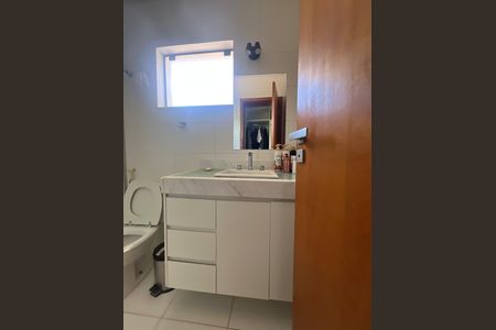 Casa à venda com 700m², 6 quartos e 2 vagas Casa à venda com 700m², 6 quartos e 2 vagasBanheiro suite quarto 4