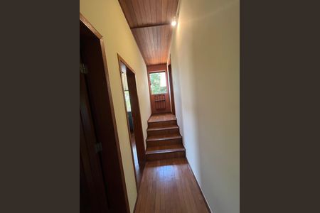 Casa à venda com 700m², 6 quartos e 2 vagas Casa à venda com 700m², 6 quartos e 2 vagasQuarto 1