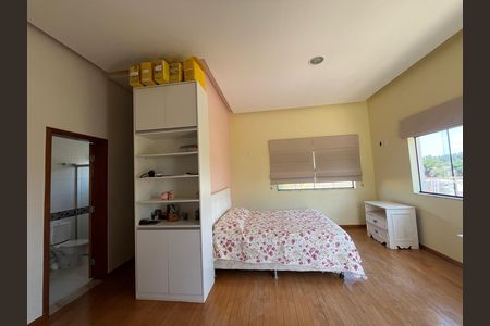 Casa à venda com 700m², 6 quartos e 2 vagas Casa à venda com 700m², 6 quartos e 2 vagasQuarto 2