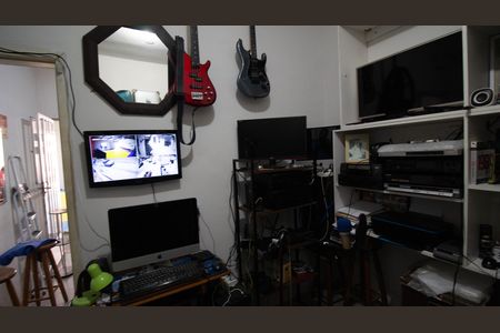 Casa à venda com 700m², 2 quartos e 8 vagas Casa à venda com 700m², 2 quartos e 8 vagasCasa 2 - Sala