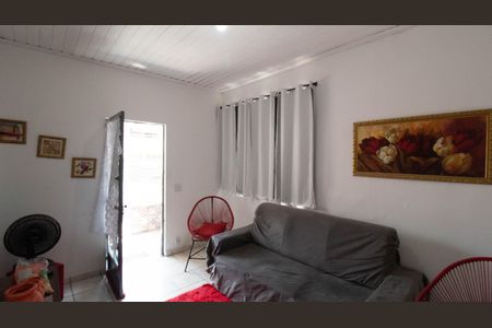 Casa à venda com 700m², 2 quartos e 8 vagas Casa à venda com 700m², 2 quartos e 8 vagasSala