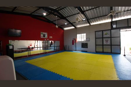 Casa à venda com 700m², 2 quartos e 8 vagas Casa à venda com 700m², 2 quartos e 8 vagasÁrea Externa