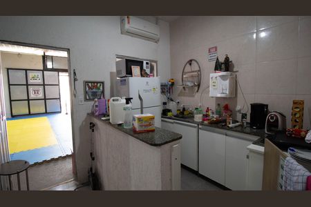 Casa à venda com 700m², 2 quartos e 8 vagas Casa à venda com 700m², 2 quartos e 8 vagasCasa 2 - Cozinha