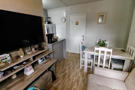 Sala de apartamento para alugar com 2 quartos, 48m² em Jardim Helga, São Paulo