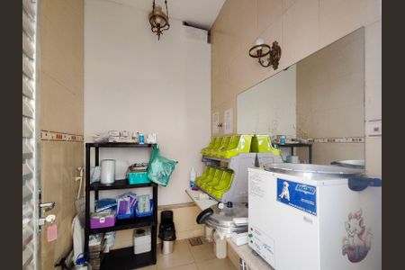 Casa à venda com 232m², 3 quartos e 5 vagas Casa à venda com 232m², 3 quartos e 5 vagasBanheiro de serviço