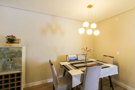 Sala de casa de condomínio à venda com 3 quartos, 90m² em Harmonia, Canoas