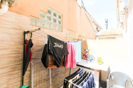 Casa de condomínio à venda com 90m², 3 quartos e 1 vagaÁrea de Serviço