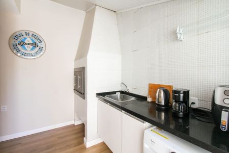 Casa de condomínio à venda com 90m², 3 quartos e 1 vagaÁrea de Serviço