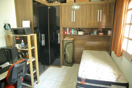Casa à venda com 200m², 4 quartos e 2 vagasQuarto 2