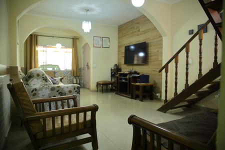 Casa à venda com 200m², 4 quartos e 2 vagasSala
