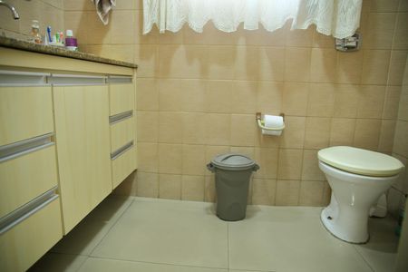 Casa à venda com 200m², 4 quartos e 2 vagasLavabo