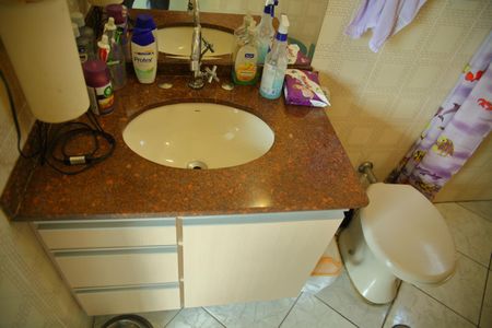 Casa à venda com 200m², 4 quartos e 2 vagasBanheiro da Suíte