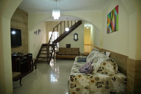 Casa à venda com 200m², 4 quartos e 2 vagasSala