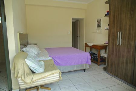 Casa à venda com 200m², 4 quartos e 2 vagasSuíte