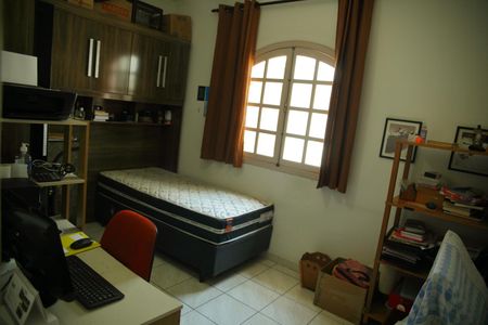 Casa à venda com 200m², 4 quartos e 2 vagasQuarto 2