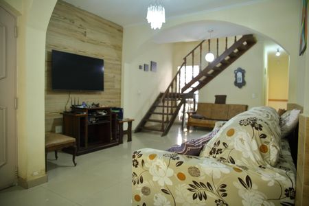 Casa à venda com 200m², 4 quartos e 2 vagasSala