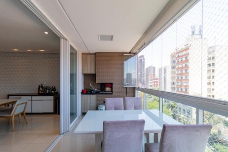 Apartamento à venda com 140m², 3 quartos e 3 vagas Apartamento à venda com 140m², 3 quartos e 3 vagasVaranda