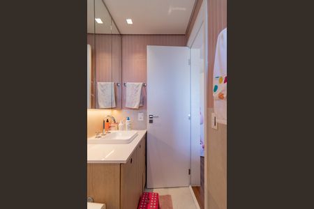 Apartamento à venda com 140m², 3 quartos e 3 vagas Apartamento à venda com 140m², 3 quartos e 3 vagasBanheiro da Suíte 2