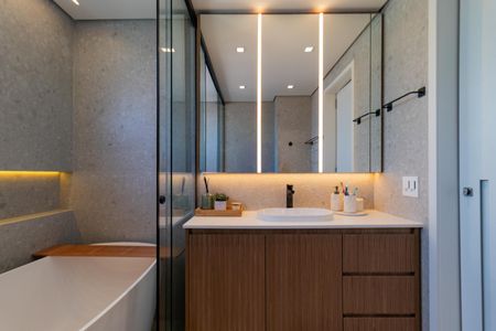 Apartamento à venda com 140m², 3 quartos e 3 vagas Apartamento à venda com 140m², 3 quartos e 3 vagasBanheiro da Suíte 1